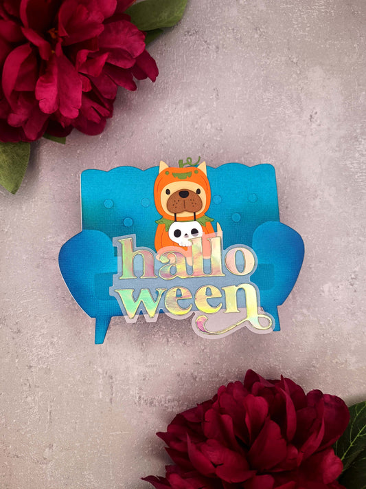 Halloweenské přání buldočkem na gauči*