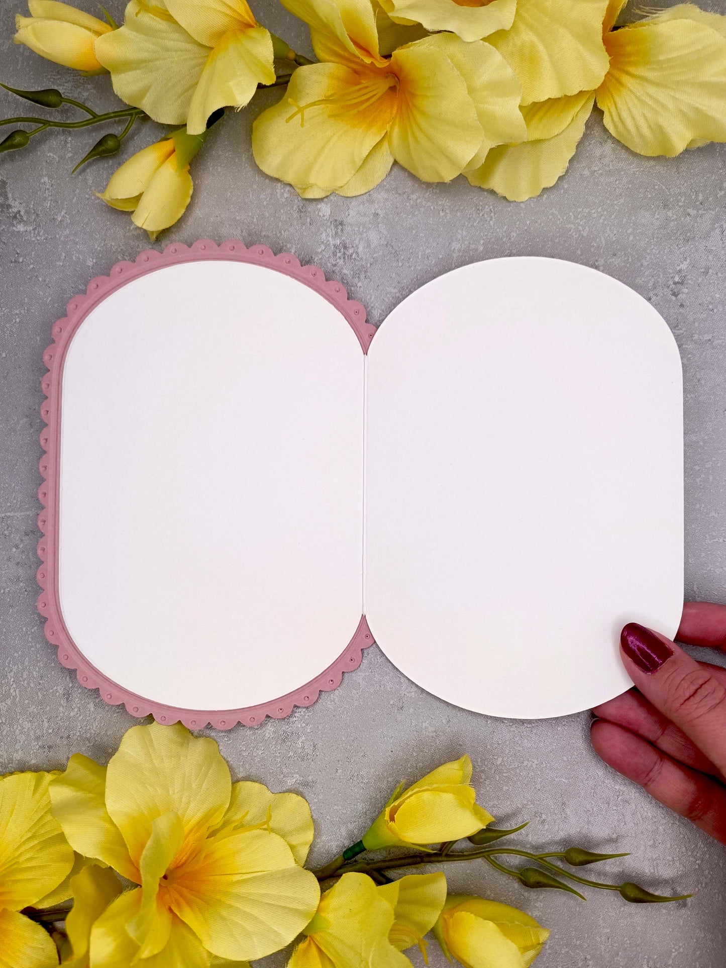 Elegantní svatební přání pro novomanžele s labutěmi