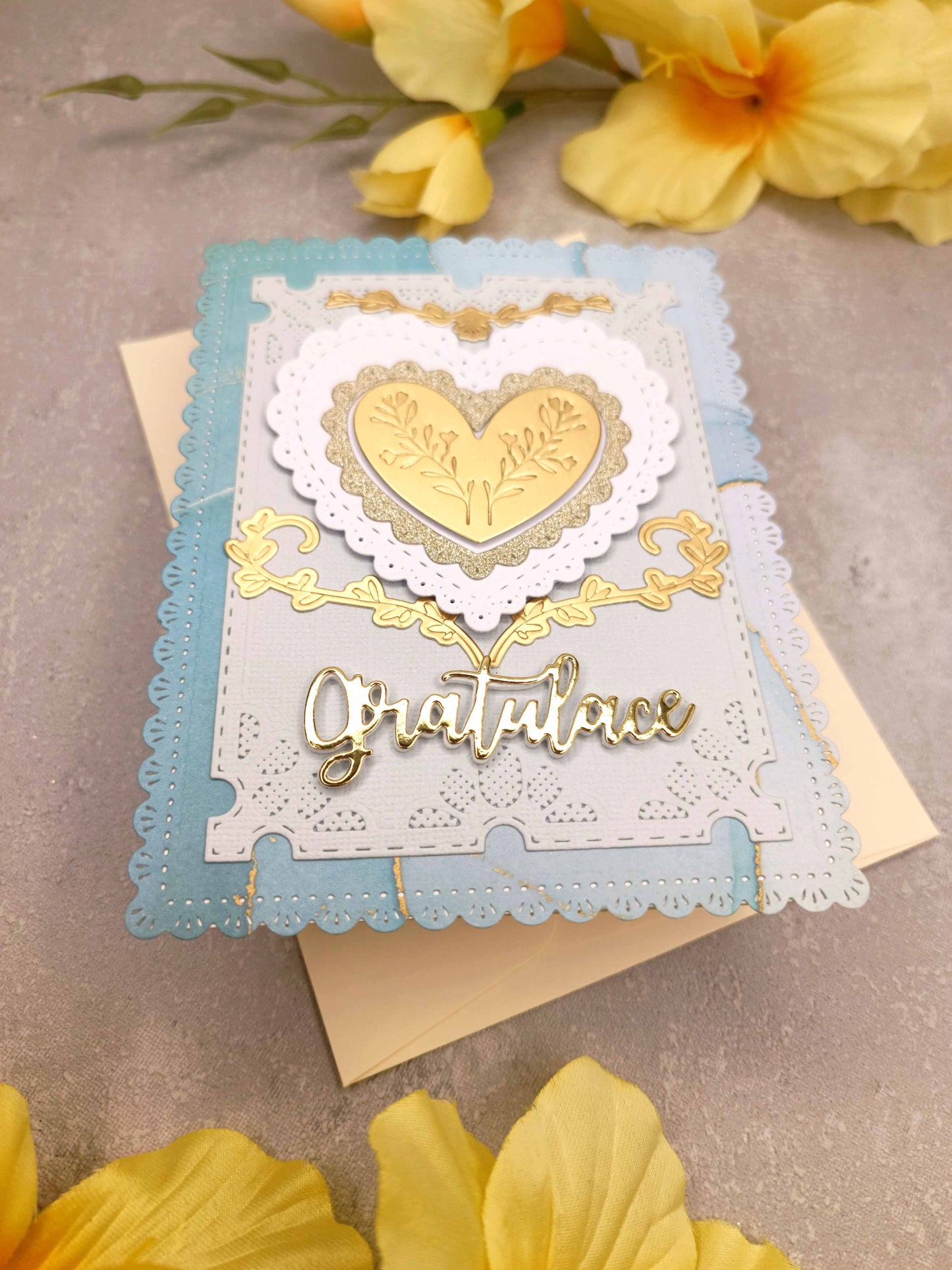 Světle modré blahopřání se srdcem