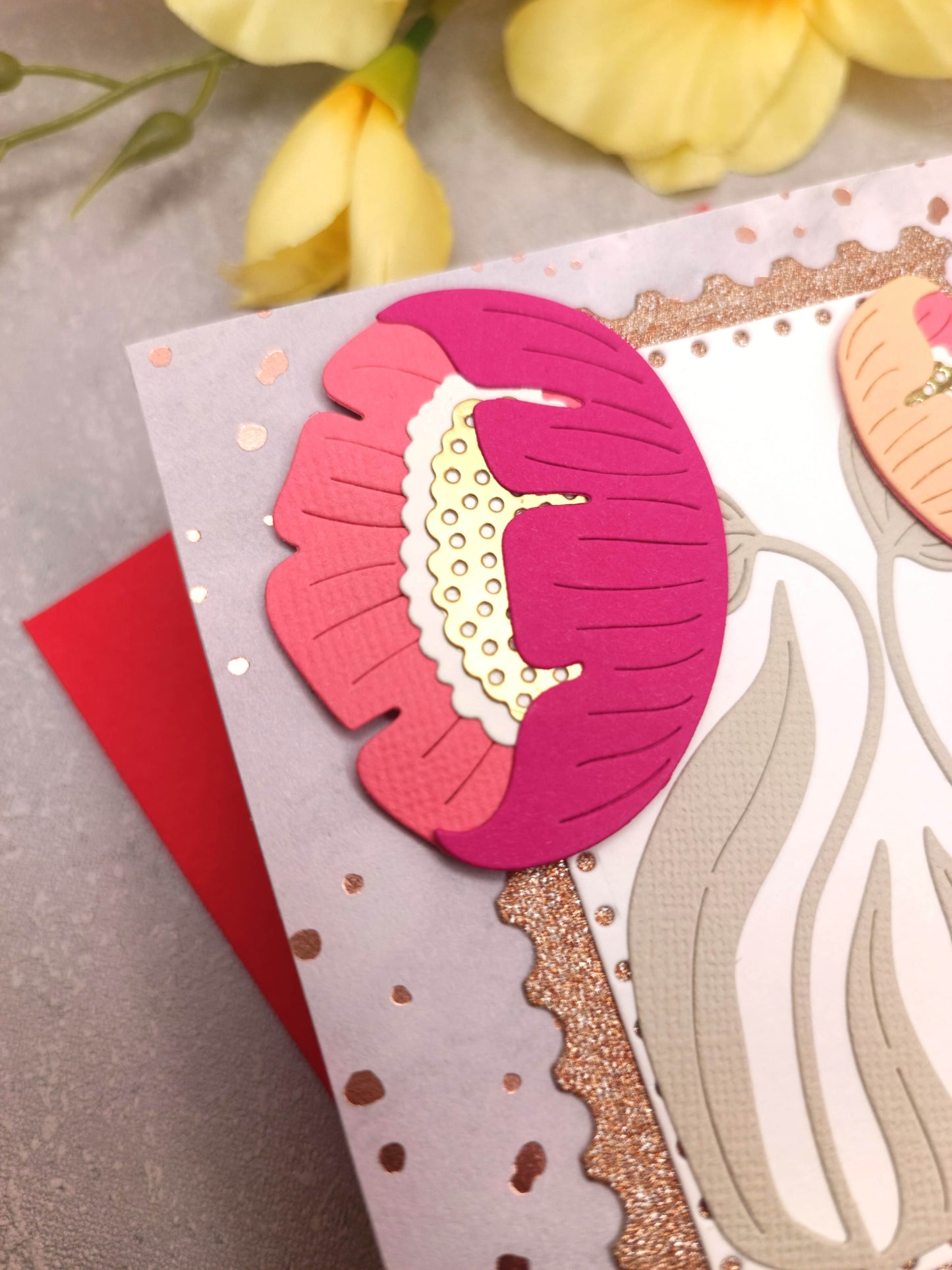 Puntíkaté narozeninové přání se sasankami