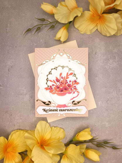 Krémové/světle hnědé narozeninové přání s porcelánem