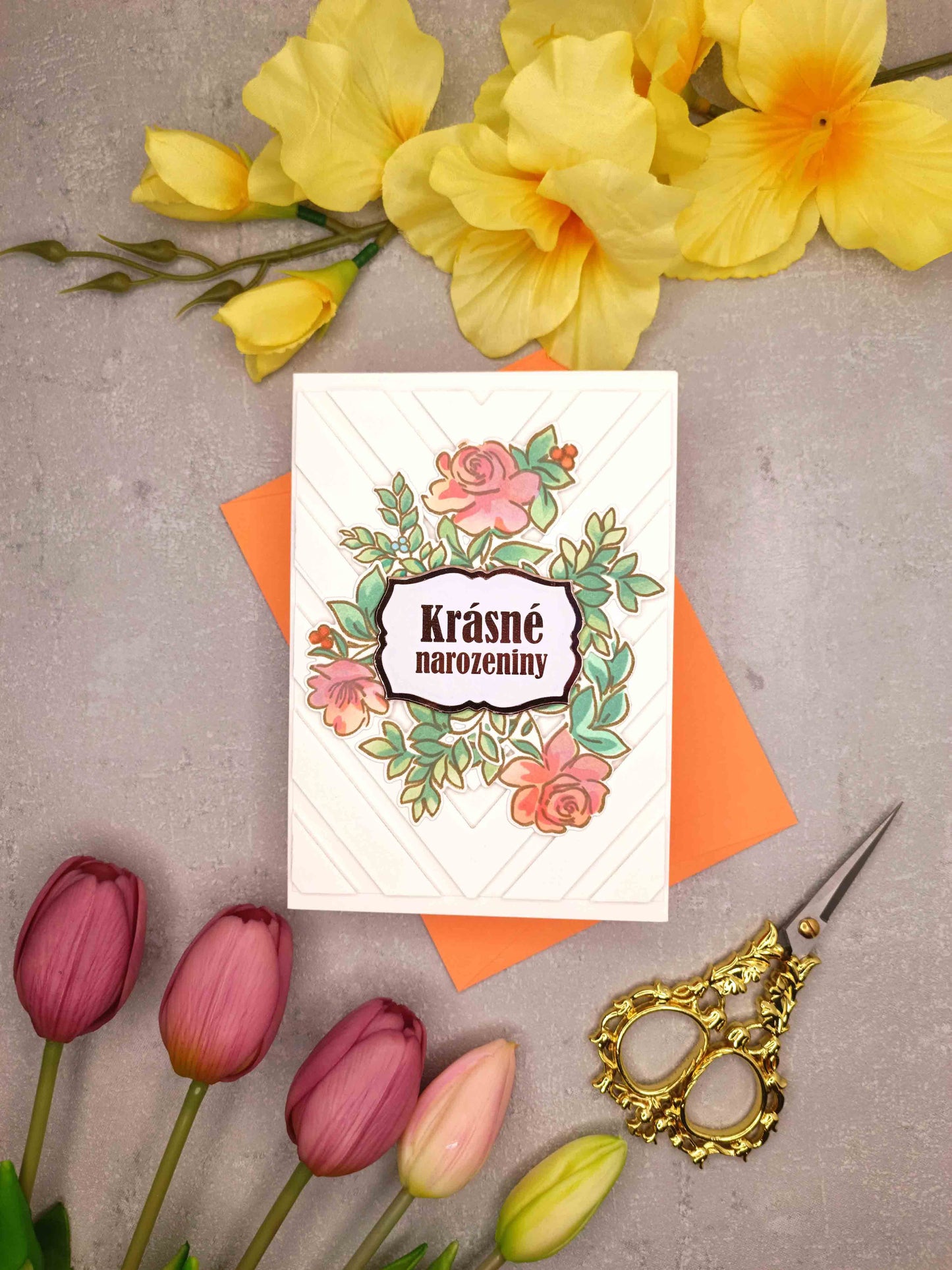 Narozeninové přání s oranžovými květinami