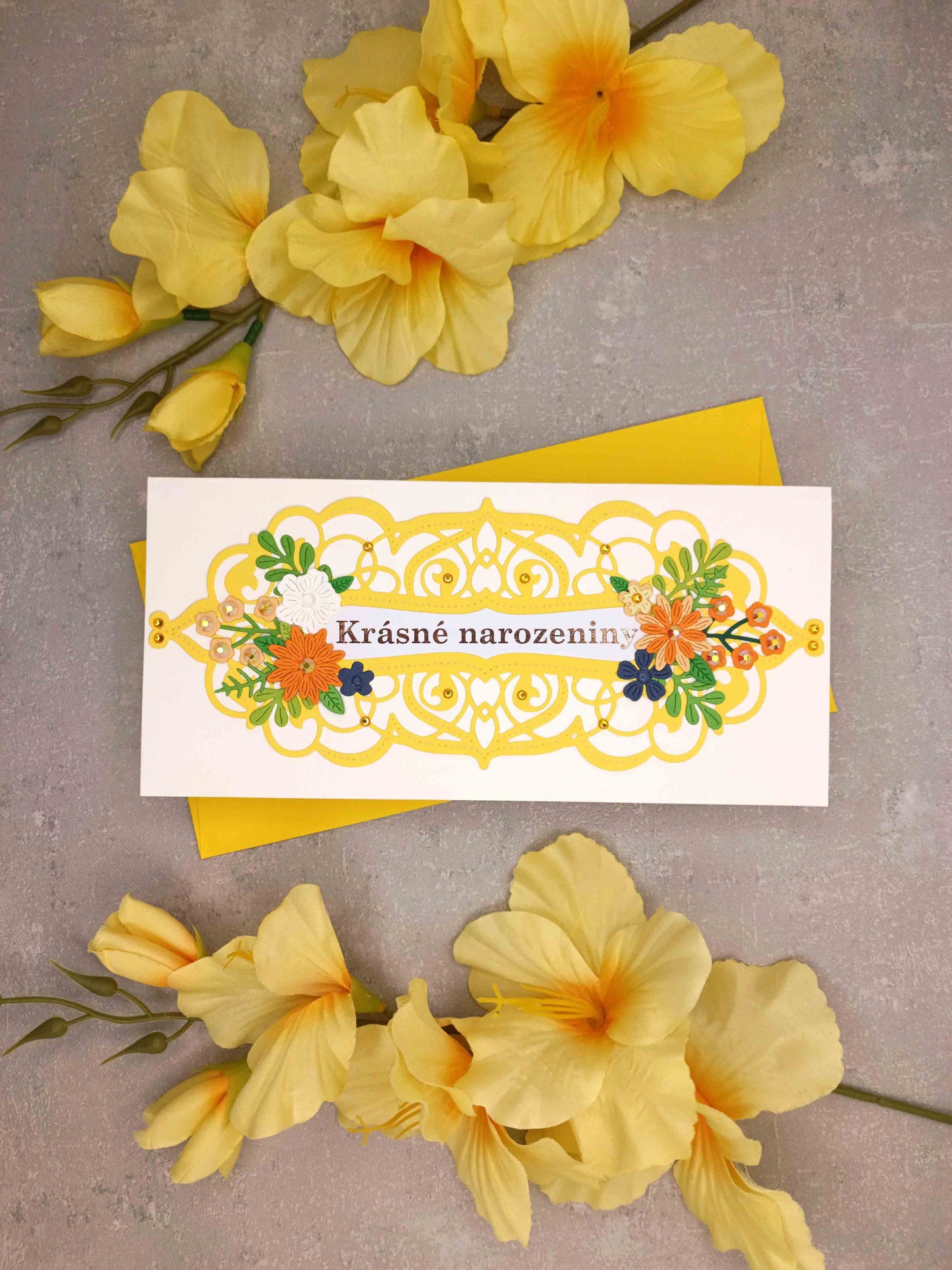 Narozeninové přání s motivem krajky a květin*