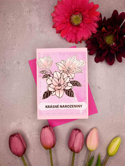 Narozeninové přání se světle růžovými magnoliemi