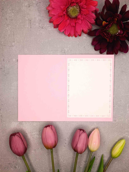 Narozeninové přání se světle růžovými magnoliemi