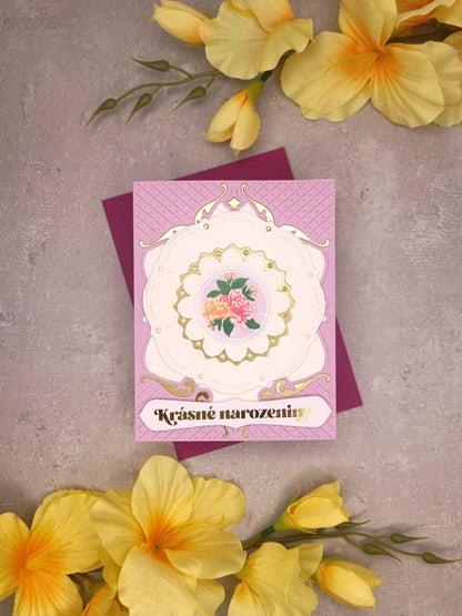 Fialové narozeninové přání s porcelánovým talířkem