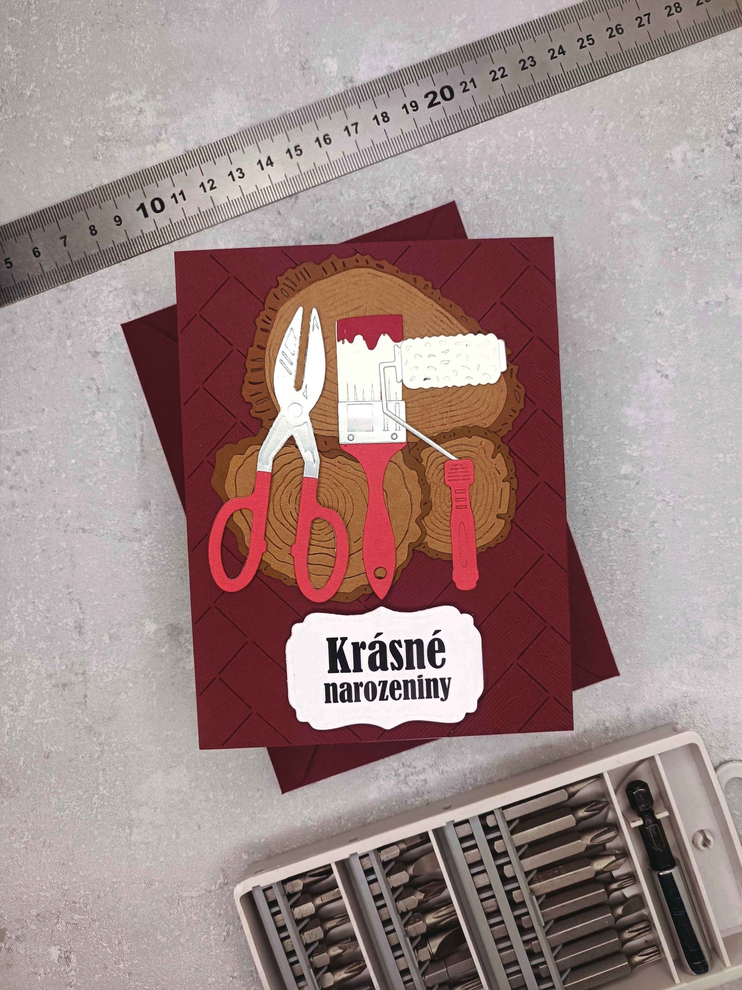 Narozeninové přání pro muže kutila - burgundy