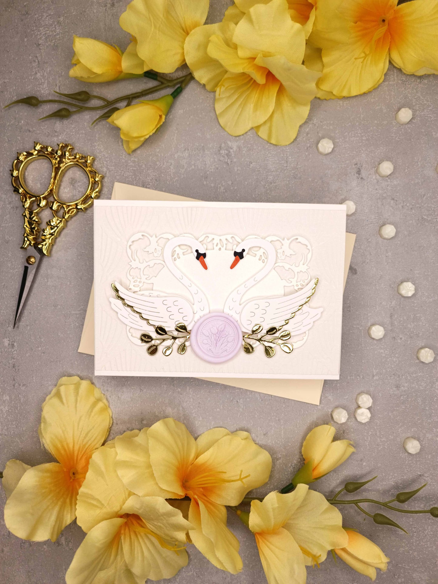 Elegantní svatební přání s labutěmi