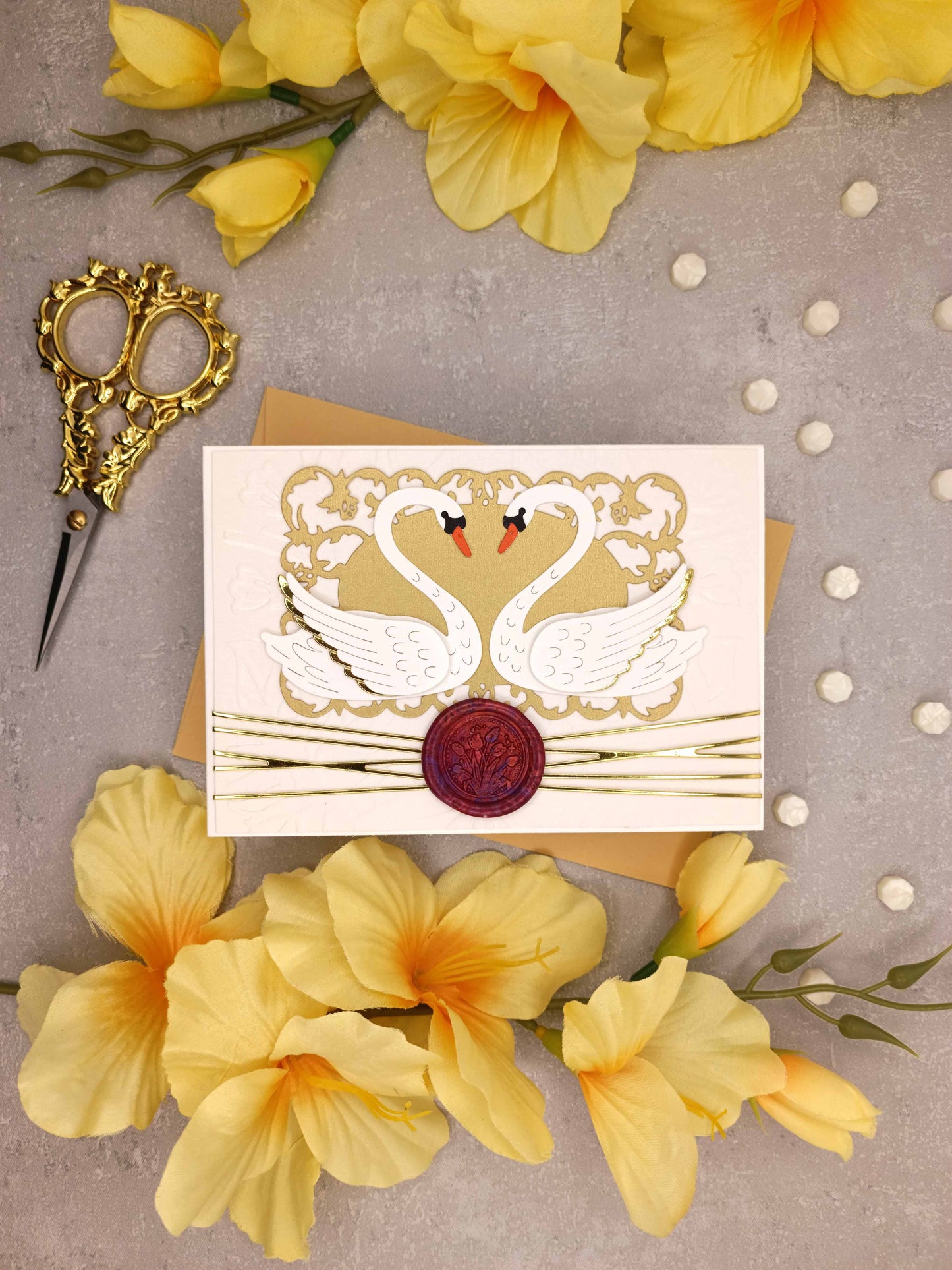 Třpytivé svatební přání s labutěmi