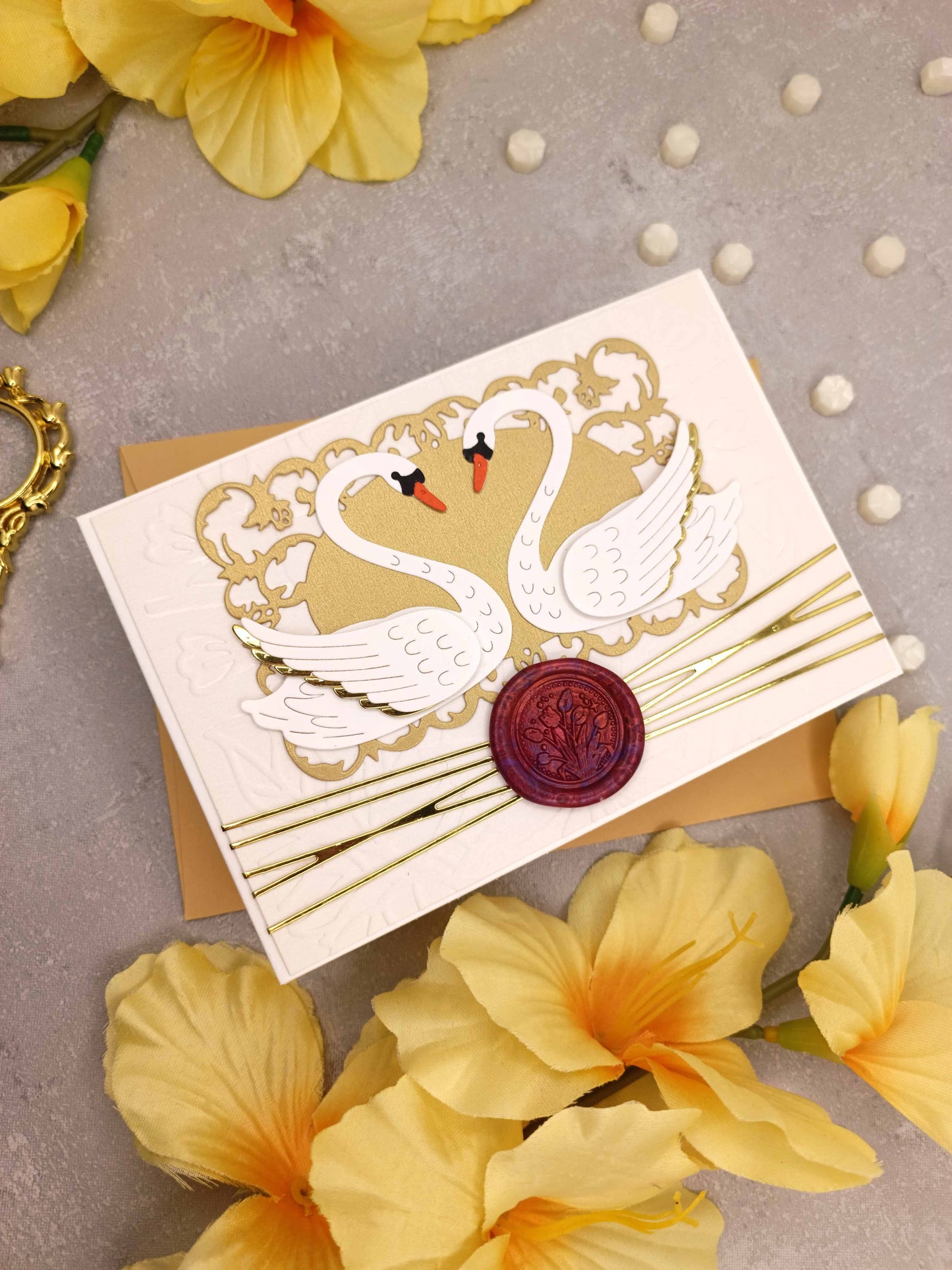 Třpytivé svatební přání s labutěmi