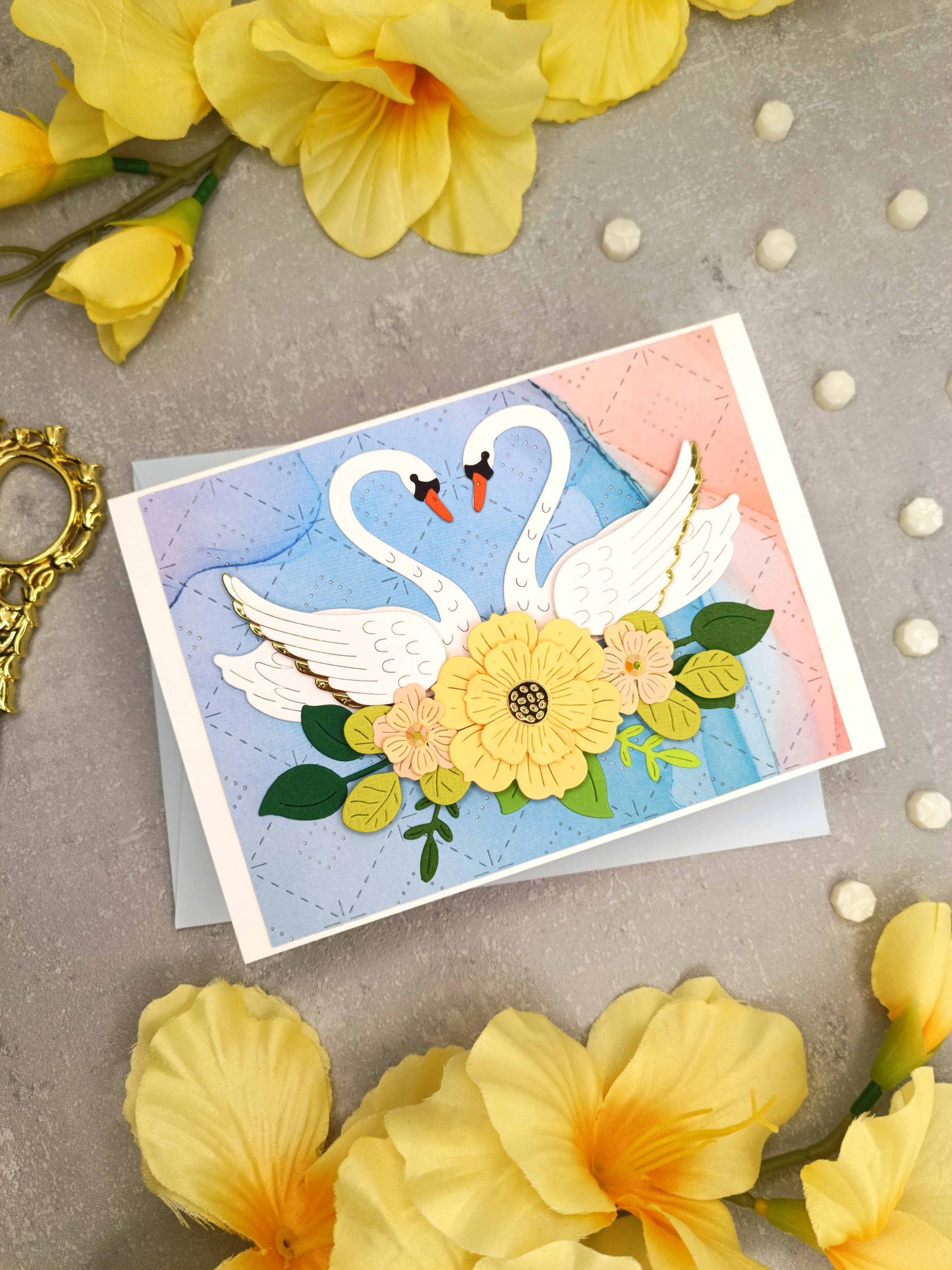 Modro-oranžové svatební přání s labutěmi