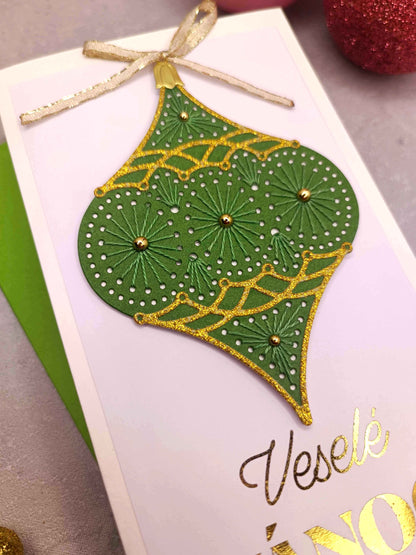 Vánoční přání s vyšívanou baňkou