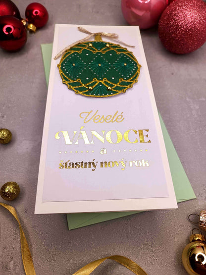 Vánoční přání s vyšívanou baňkou