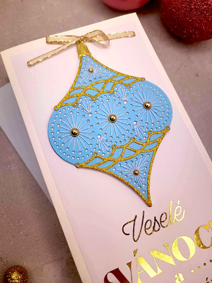 Vánoční přání s vyšívanou baňkou