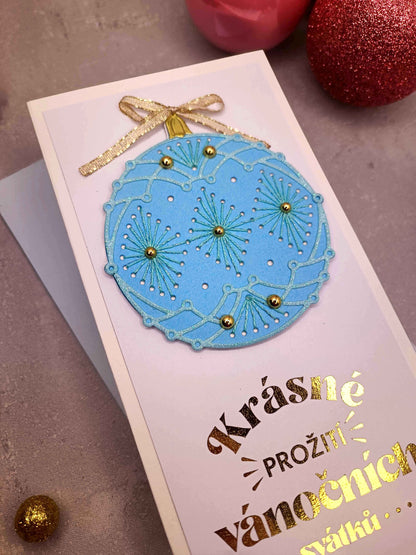 Vánoční přání s vyšívanou baňkou